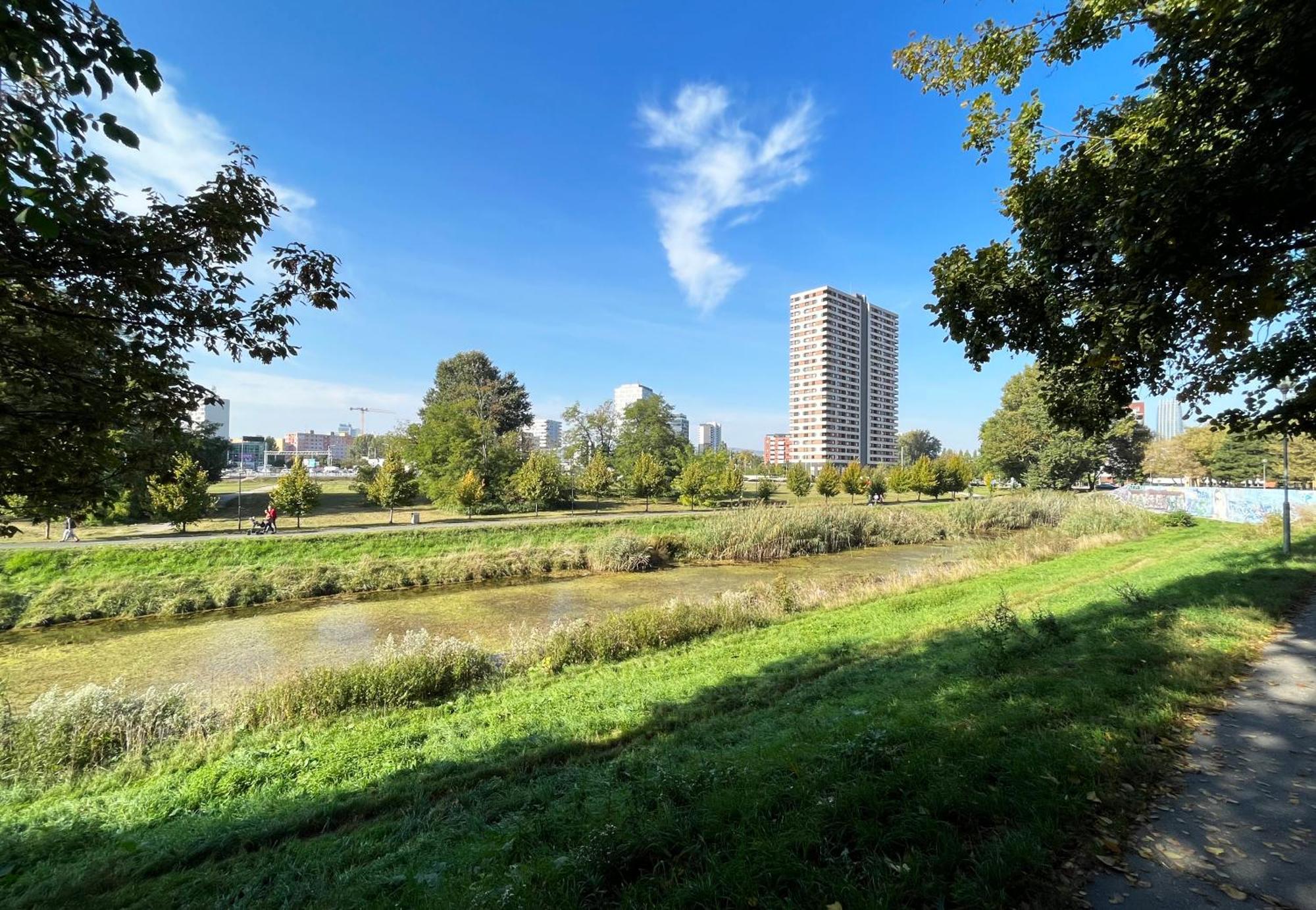 Air-Conditioned Studio, Close To City Centre & Tram Stop Bratislava Extérieur photo