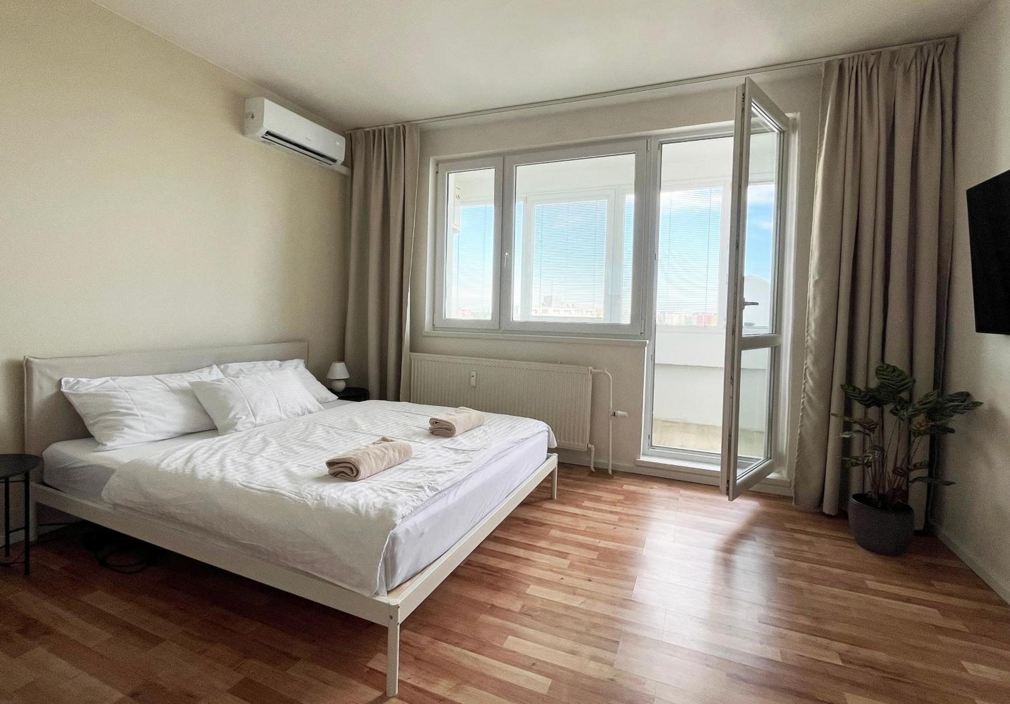 Air-Conditioned Studio, Close To City Centre & Tram Stop Bratislava Extérieur photo